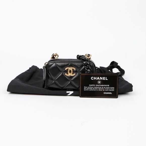 CHANEL Handbags - Cc Logo Mini Chain Shoulder Crossbody Bag